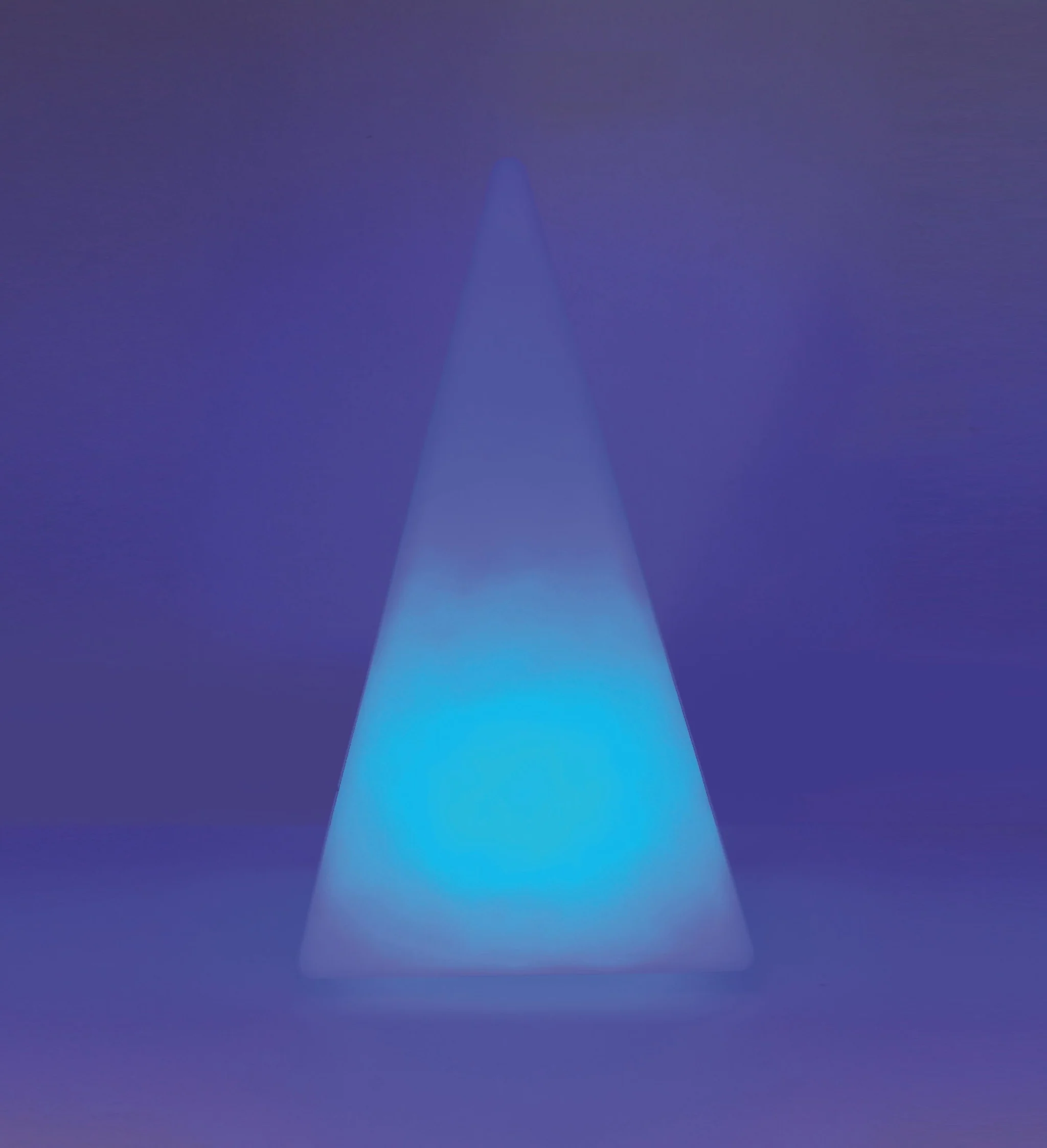 Sensorische Leuchtpyramide – Magisches Farbspiel - Image 6