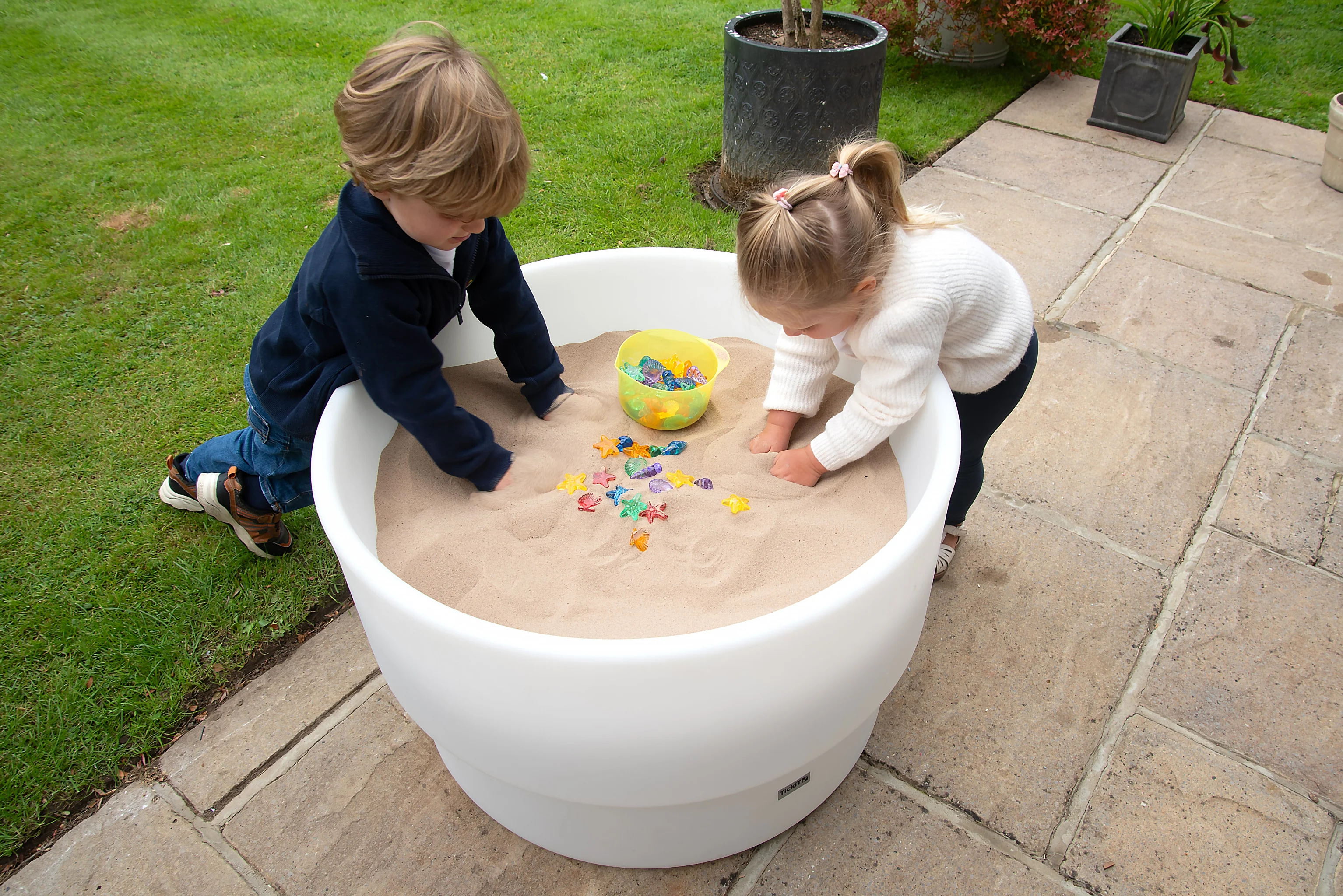 Sensorischer Wasser-Spieltisch mit Farbwechsel - Taktile Wahrnehmung & kreatives Spielen - Image 3